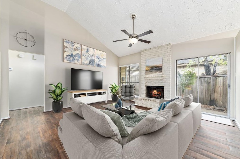 9527 Saffolk Punch Dr, Houston, TX 77065-4442