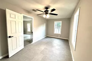 322 S 26th St, Kingsville, TX 78363 - Photo 6