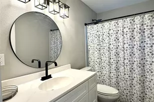 322 S 26th St, Kingsville, TX 78363 - Photo 12