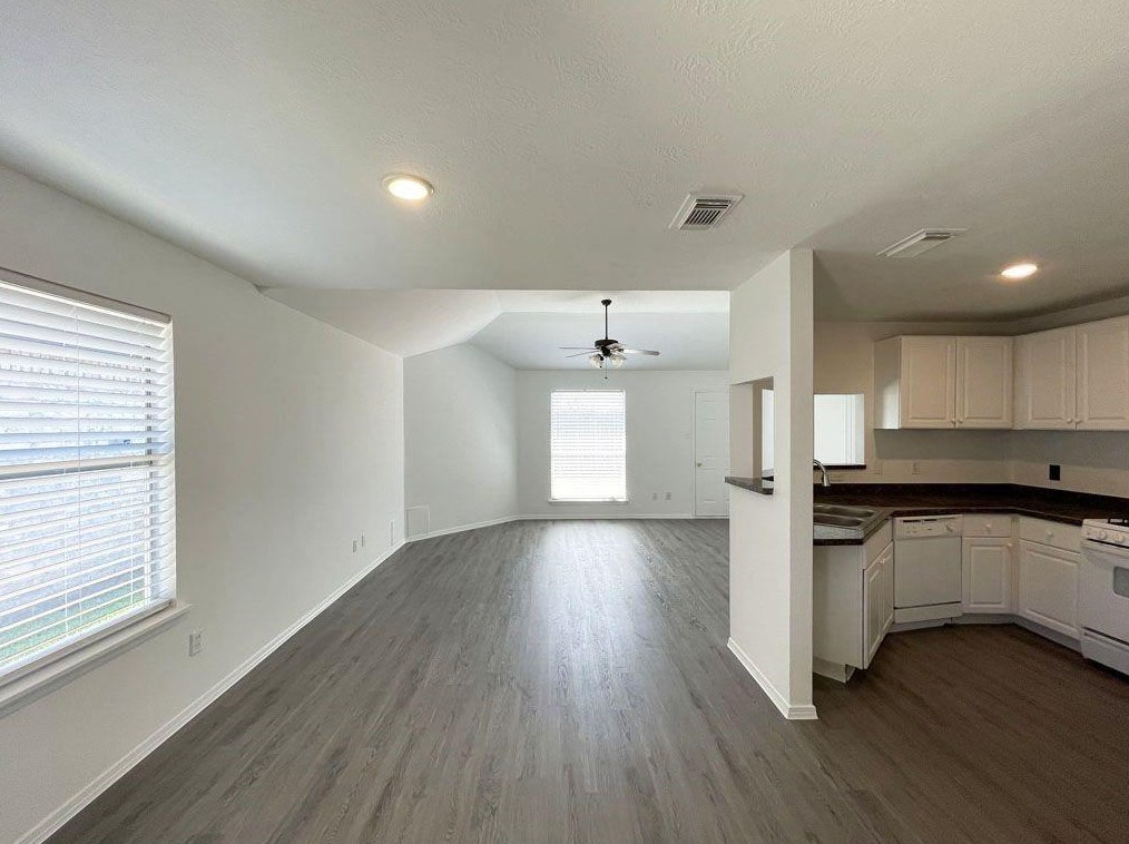 7551 Riv Pne Dr, Cypress TX 77433-3233 exterior