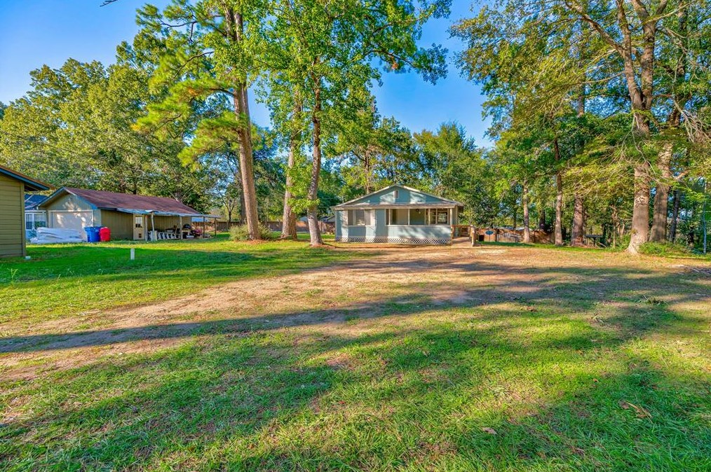 234 Lakeview Dr, Onalaska, TX 77360