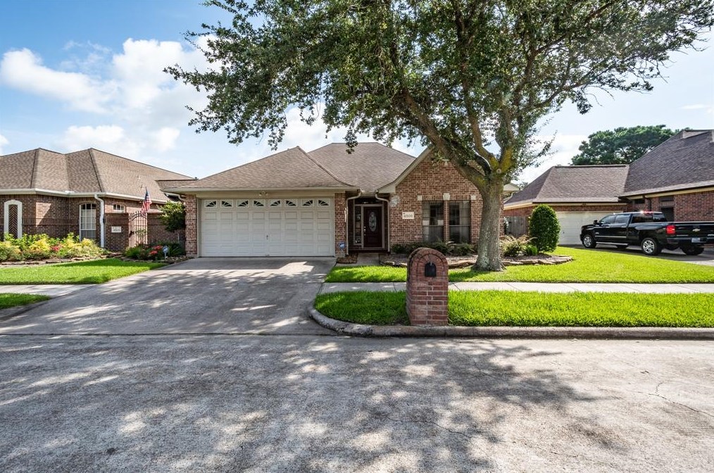 4506 Country Club Vw, Baytown, TX 77521-3041