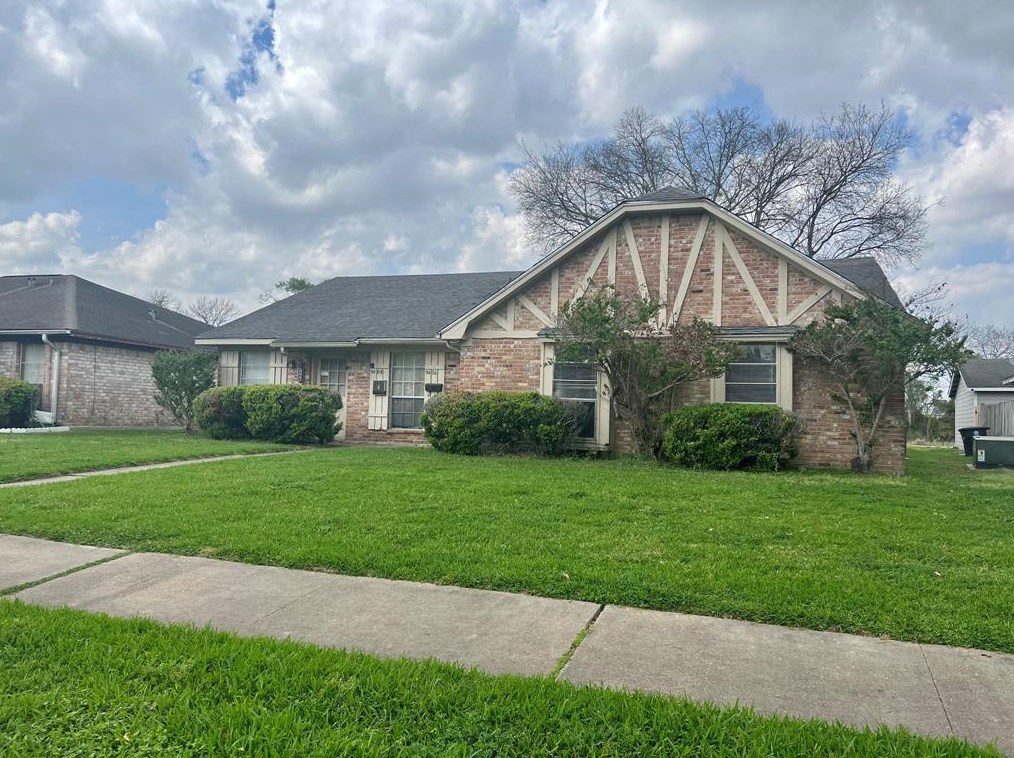 9406 Tooley Dr, Houston, TX 77031