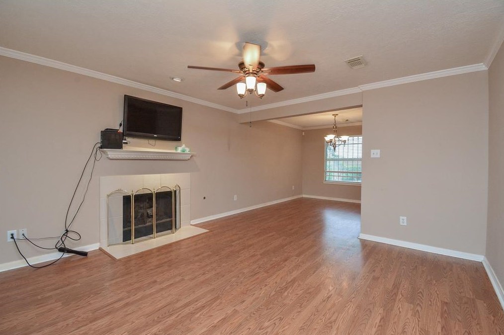 6834 River Bluff Dr, Houston, TX 77085