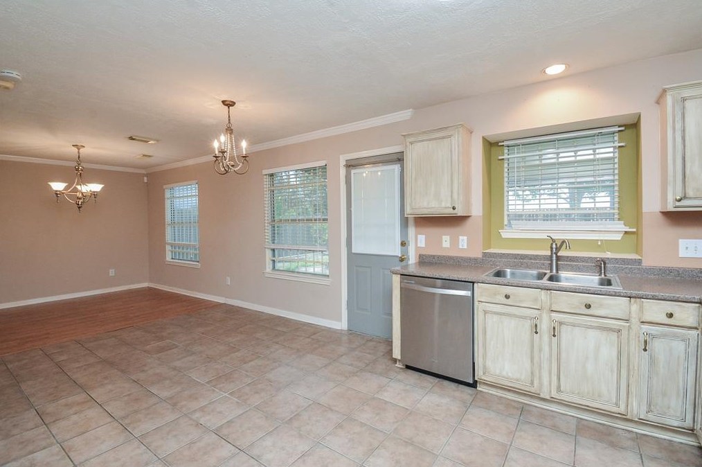 6834 River Bluff Dr, Houston TX  77085-1312 exterior