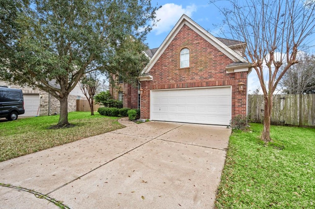 6404 Stillwater Dr, Pearland, TX 77584