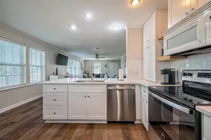 2895 Laguna Dr, Crystal Beach, TX 77650 - Photo 16