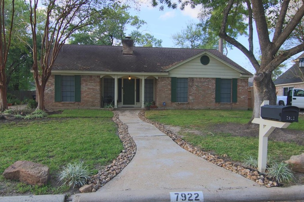 7922 Litchfield Ln, Spring TX  77379-7126 exterior
