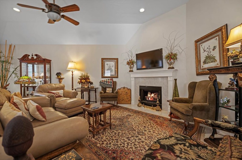 9909 Kemp Frst, Houston TX  77080-2509 exterior