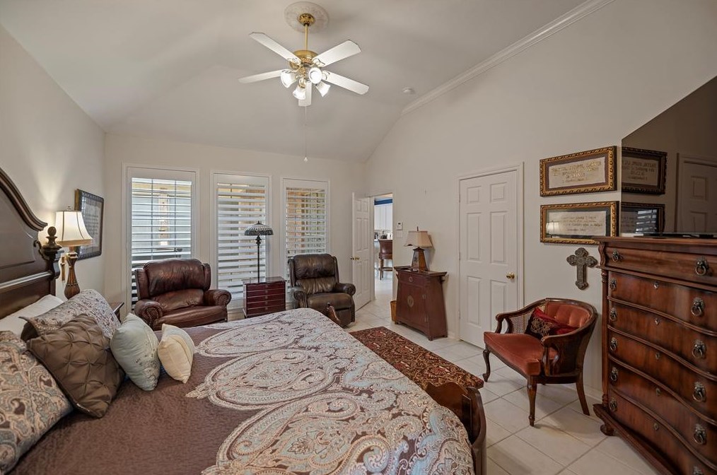 9909 Kemp Frst, Houston TX  77080-2509 exterior