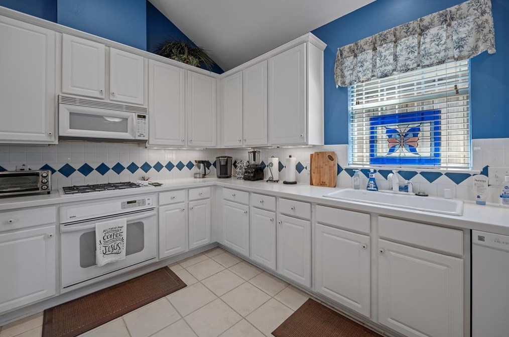 9909 Kemp Frst, Houston TX  77080-2509 exterior