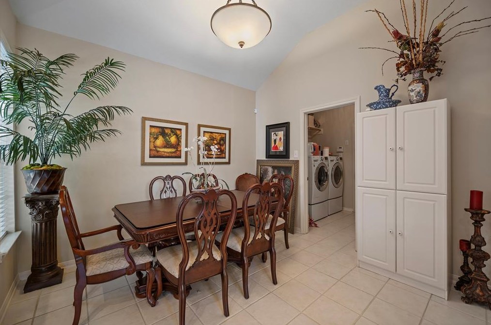 9909 Kemp Frst, Houston TX  77080-2509 exterior