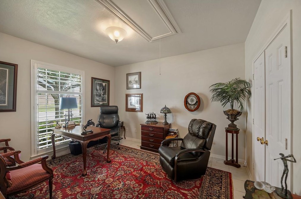 9909 Kemp Frst, Houston TX  77080-2509 exterior