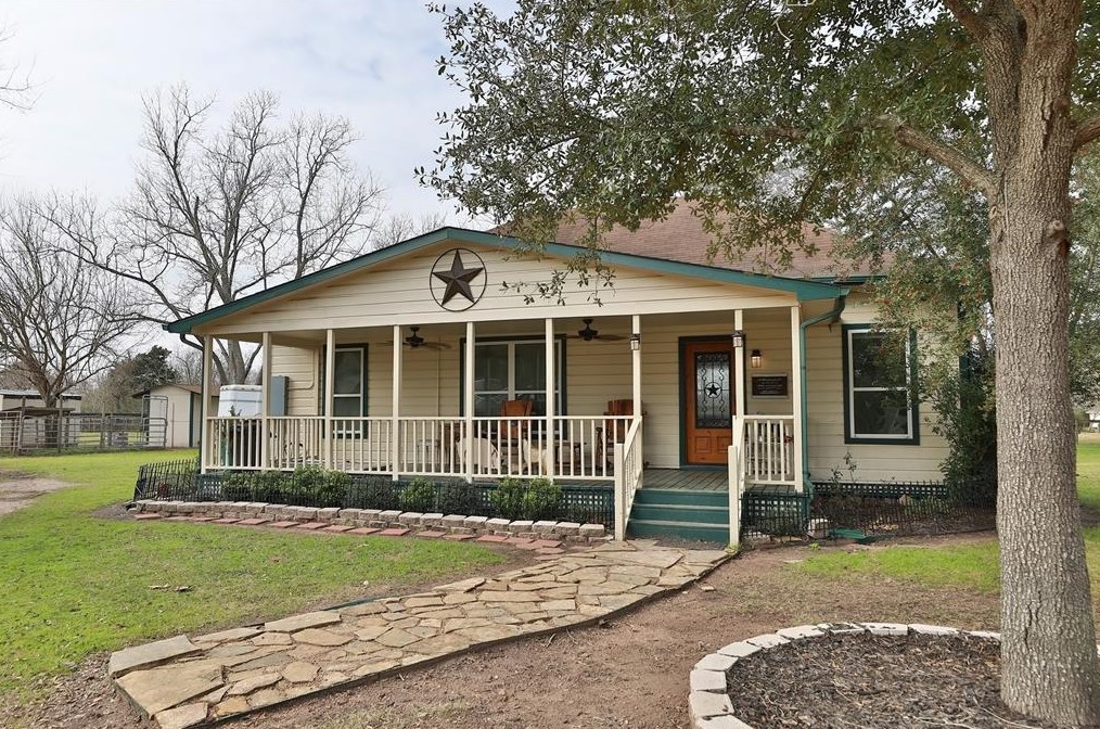 30603 Vining Rd, Waller, TX 77484