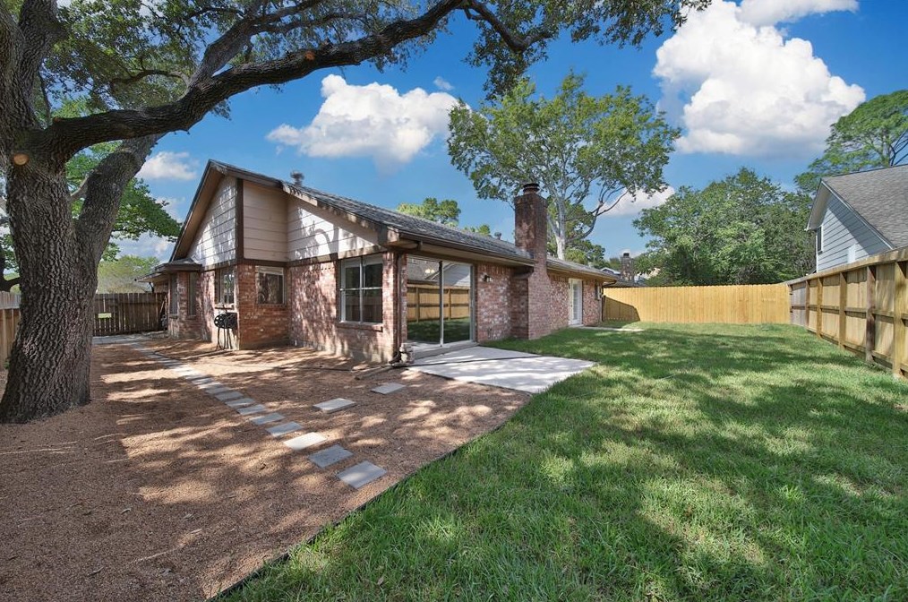 18402 Hazycrest Dr, Spring, TX 77379