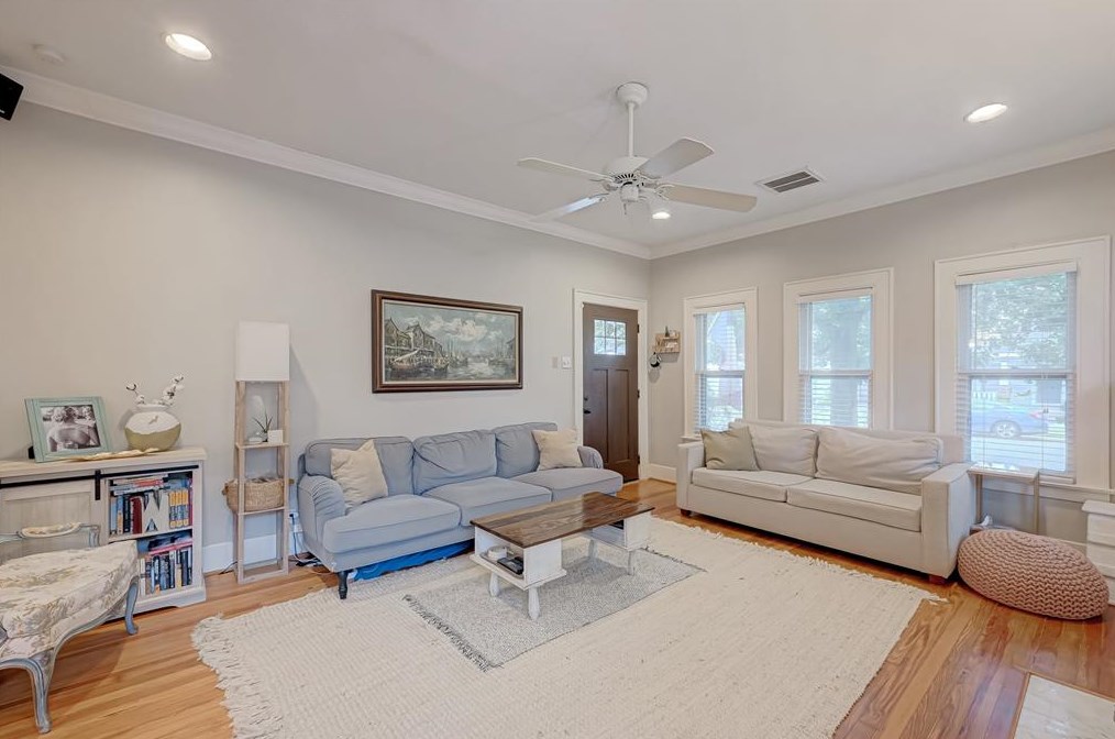 1027 Gardner St, Houston, TX 77009-5019