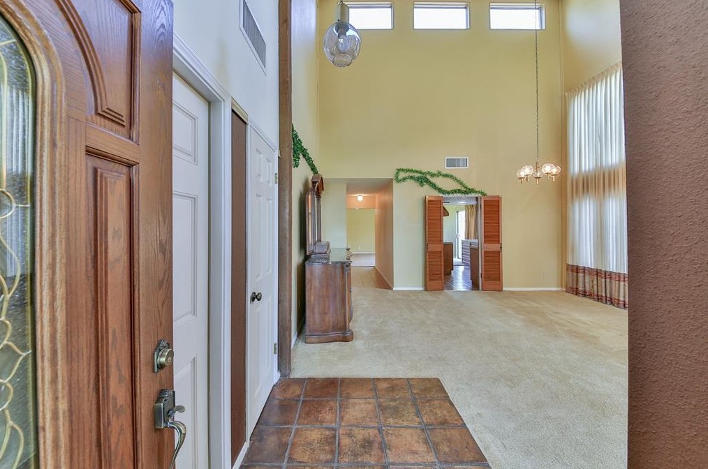 16223 Havenhurst Dr, Houston, TX 77059-5302