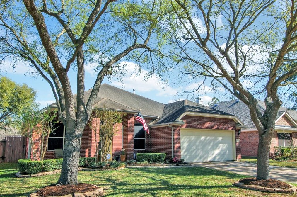 18302 Heathridge Ln, Cypress, TX 77433-1236