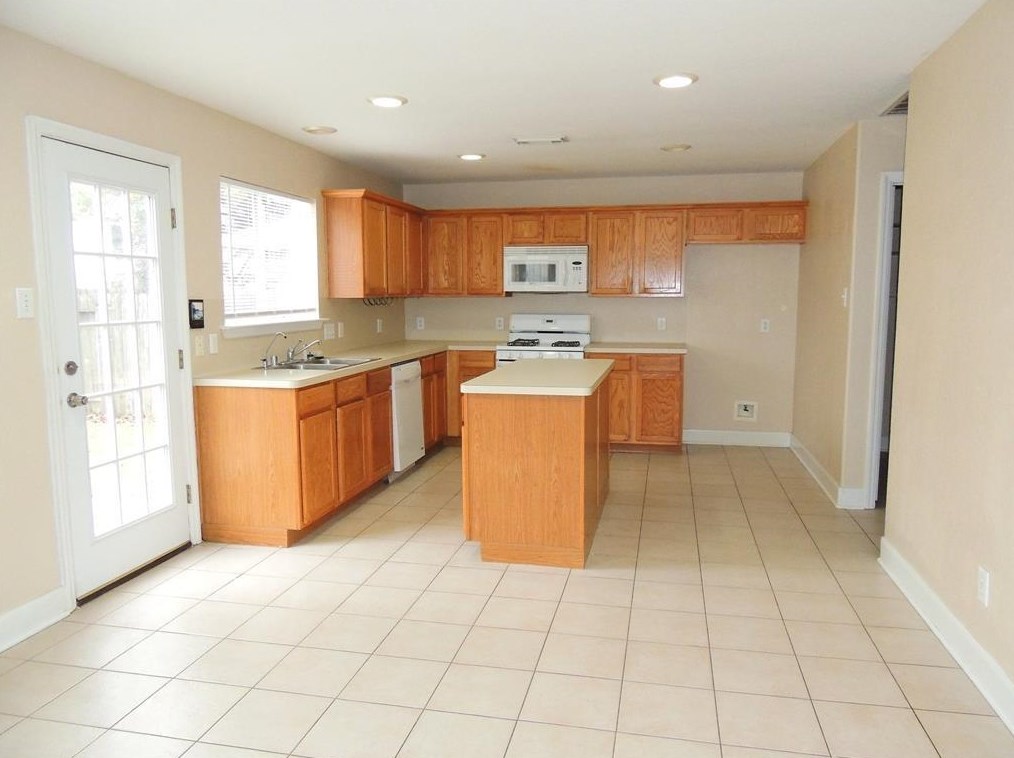 3207 Crestbridge Ln, Spring TX  77388-5324 exterior