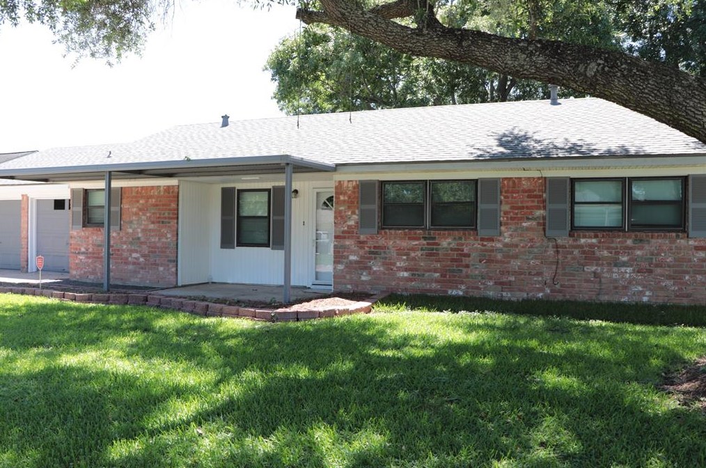 1105 Velma St, Deer Park, TX 77536