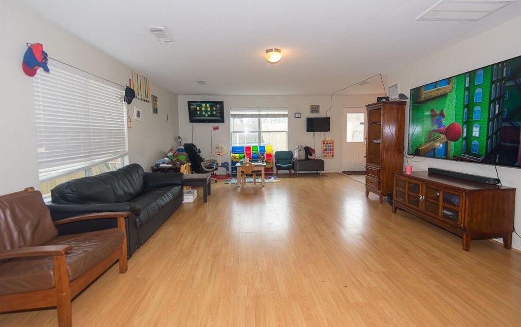 5322 San Pablo Gardens Dr, Houston, TX 77045-4061