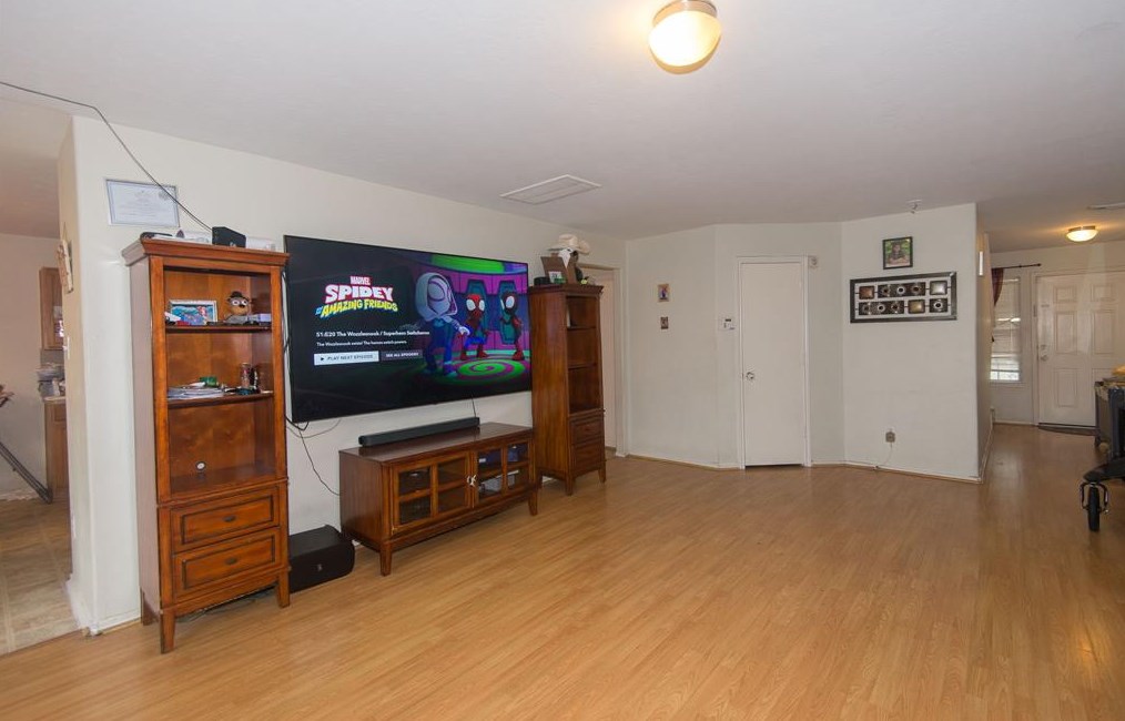 5322 San Pablo Gardens Dr, Houston TX  77045-4061 exterior