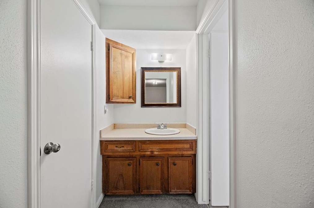 7834 Breezeway St, Houston TX  77040-3703 exterior