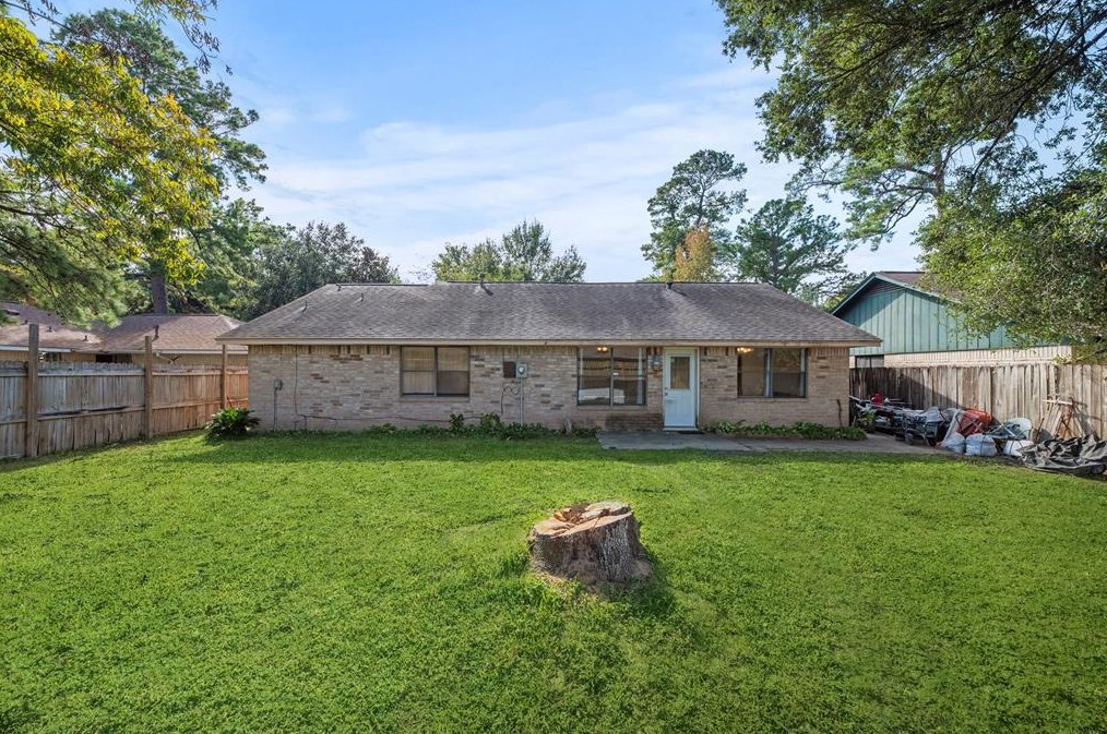 7834 Breezeway St, Houston TX  77040-3703 exterior