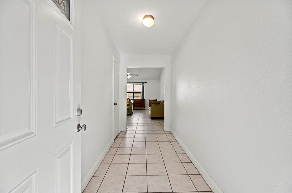 7834 Breezeway St, Houston TX  77040-3703 exterior
