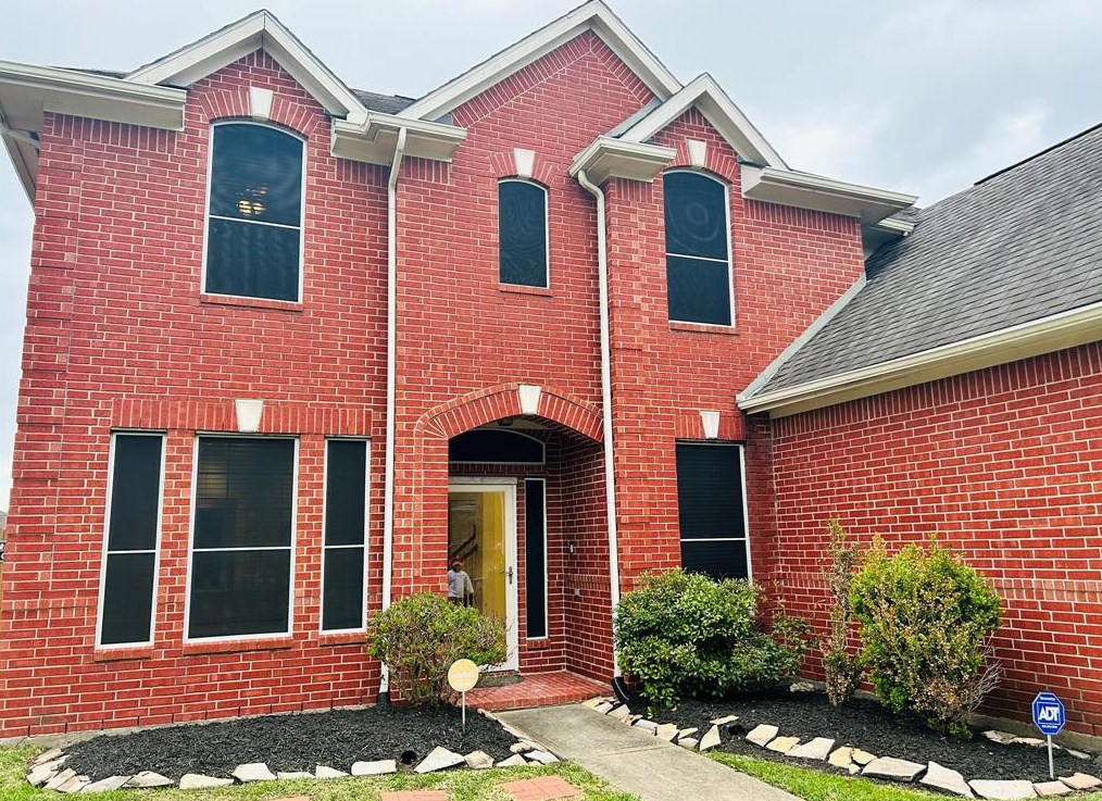 9539 Still Cove Ln, Houston, TX 77089