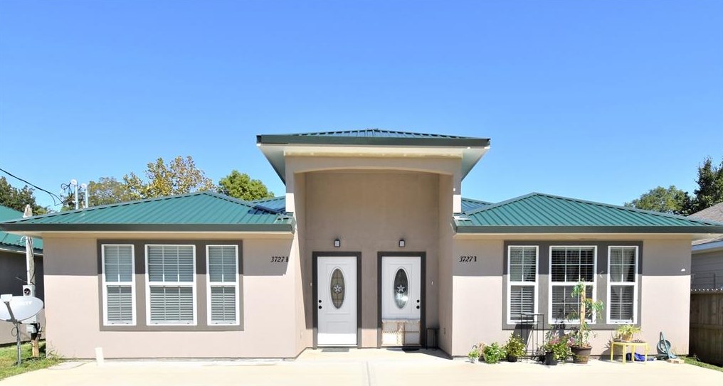 3727 Putnam Dr, Bacliff, TX 77518-2186