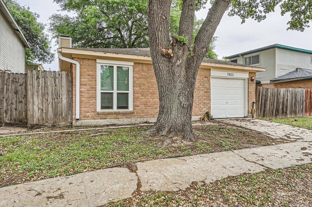 7822 Mauvewood Dr, Houston, TX 77040-1615