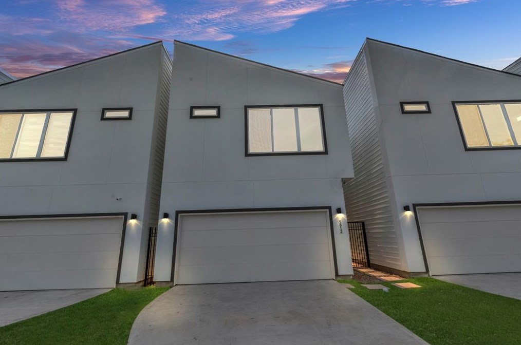 5818 Burt St, Houston, TX 77091