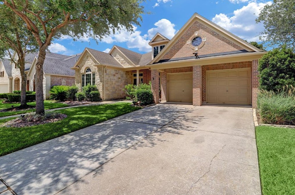 14319 Mopan Springs Ln, Houston, TX 77044-1192