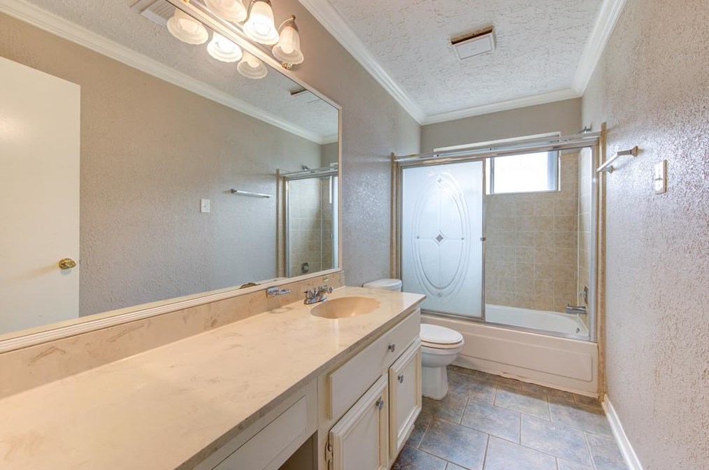 16406 Villa Del Norte Dr, Houston TX  77073-5305 exterior