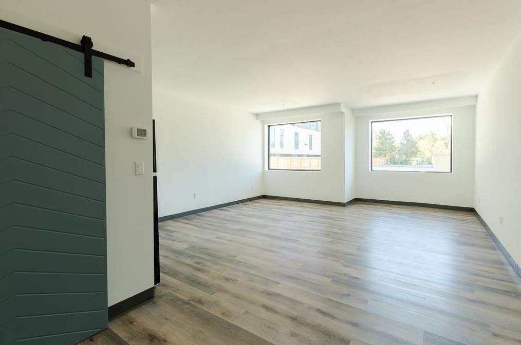 2828 Southwest Fwy #106, Houston, TX 77098