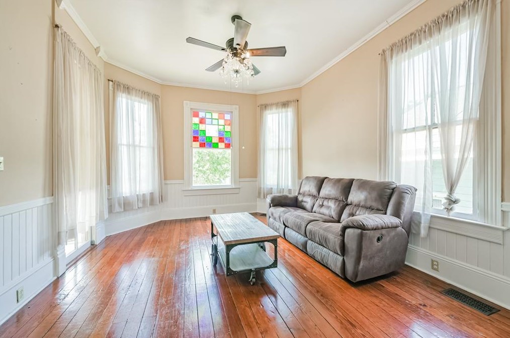 3421 Bernardo De Galvez Ave, Galveston, TX 77550