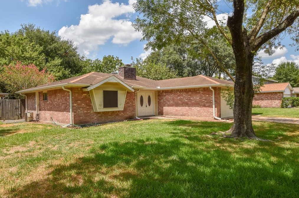 8515 Riverside Walk Ln, Houston, TX 77064