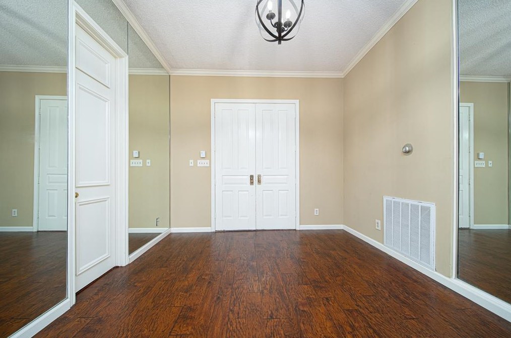 124 Gessner Rd, Houston, TX 77024