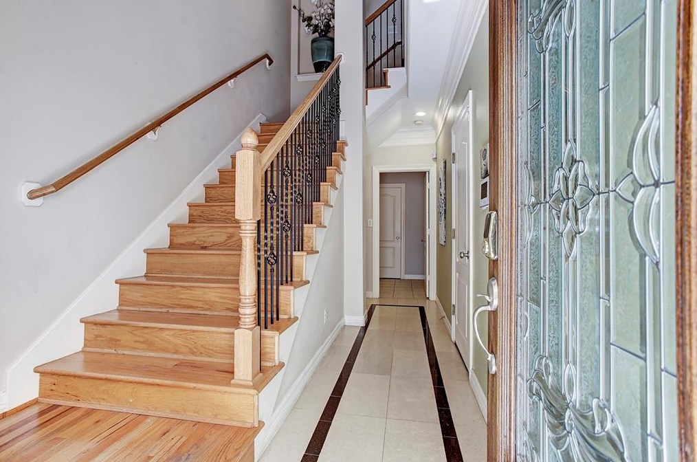 6120 Tyne St, Houston, TX 77007-3044
