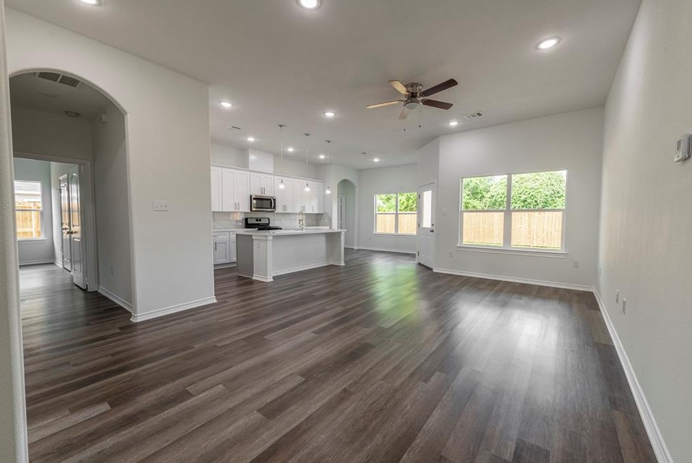 100 Fairview St, Columbus, TX 78934