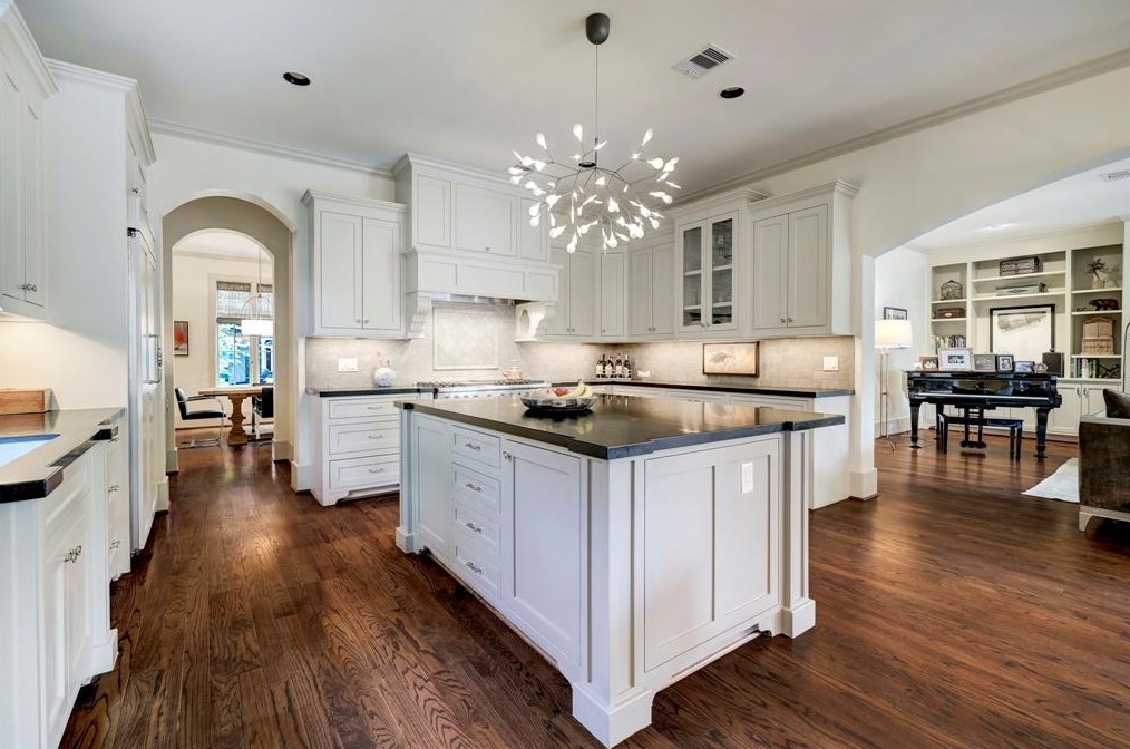 2226 Quenby St, Houston TX 77005-1414 exterior