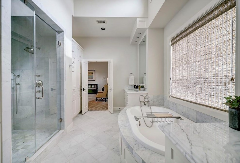 2226 Quenby St, Houston TX 77005-1414 exterior