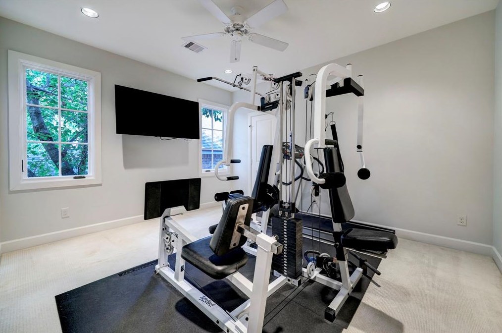 2226 Quenby St, Houston TX 77005-1414 exterior