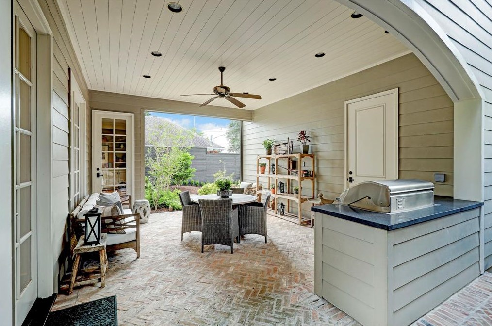 2226 Quenby St, Houston TX 77005-1414 exterior