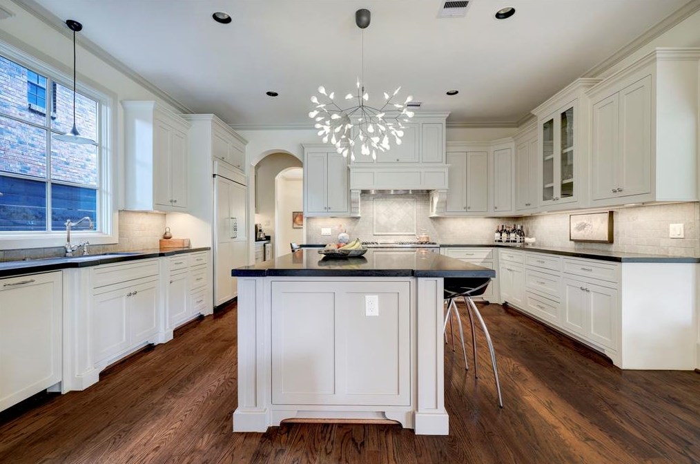 2226 Quenby St, Houston TX 77005-1414 exterior