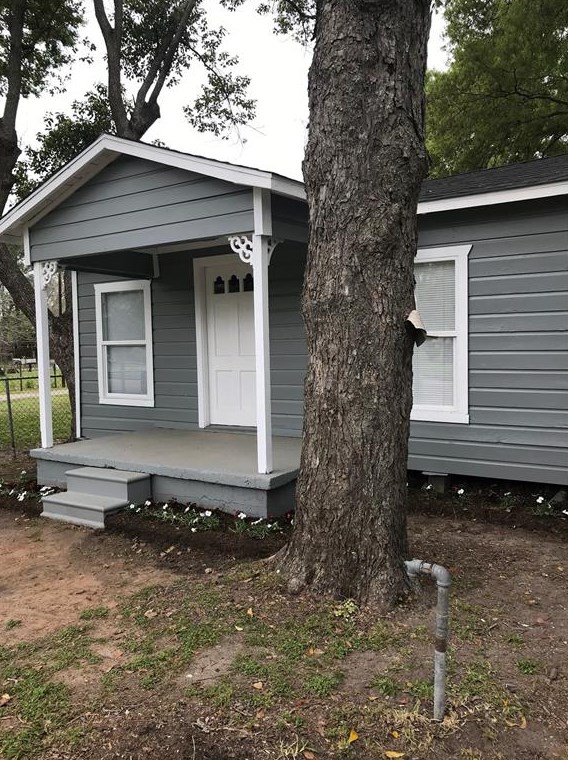 312 W Munson St, Angleton, TX 77515