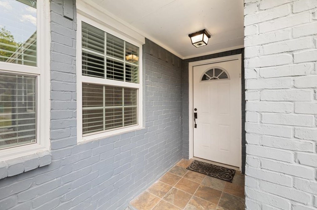 2715 Barbee St, Houston, TX 77004-5368