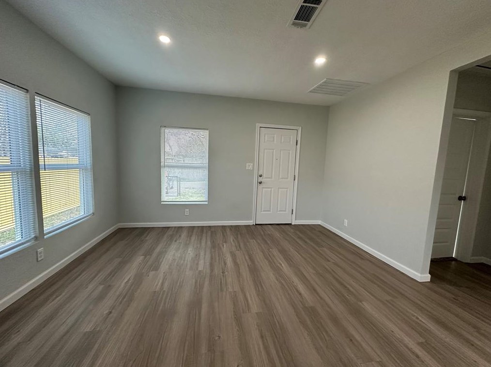 3825 Ranch St, Houston, TX 77026-6572