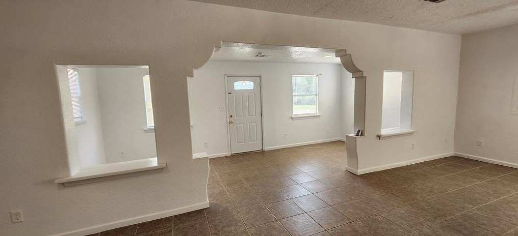 233 County Road 381, Cleveland, TX 77328